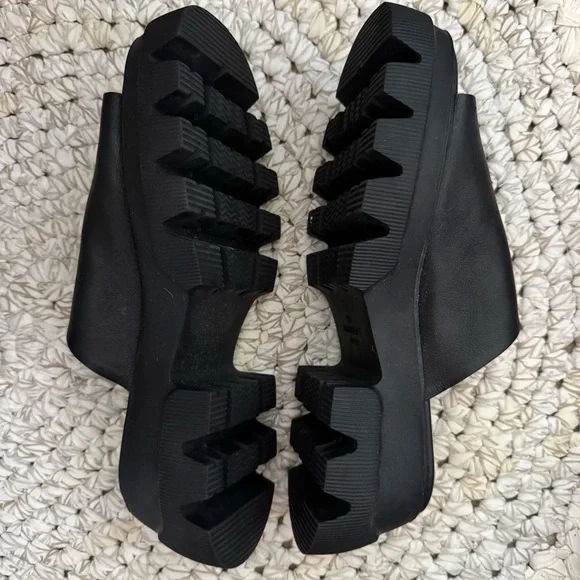 Copenhagen Studios | Black CPH231 vitello leather chunky platform slides sandals - Picture 4 of 10